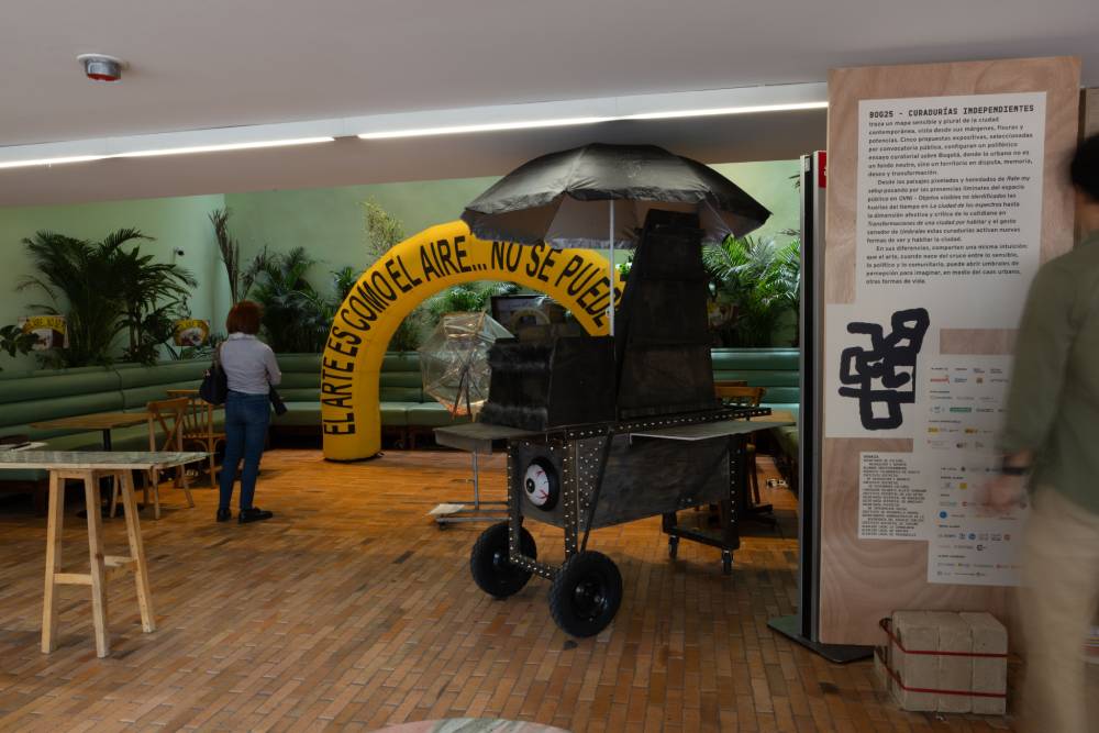 Exposición OVNI – Objetos Visibles No Identificados